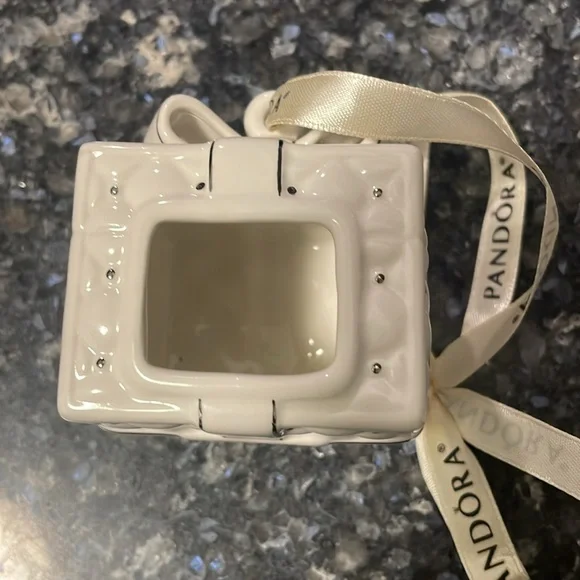 Pandora porcelain christmas ornament - Picture 5 of 5